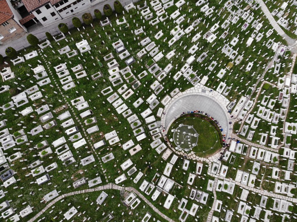 Alija İzzet Begovic'in Mezarı