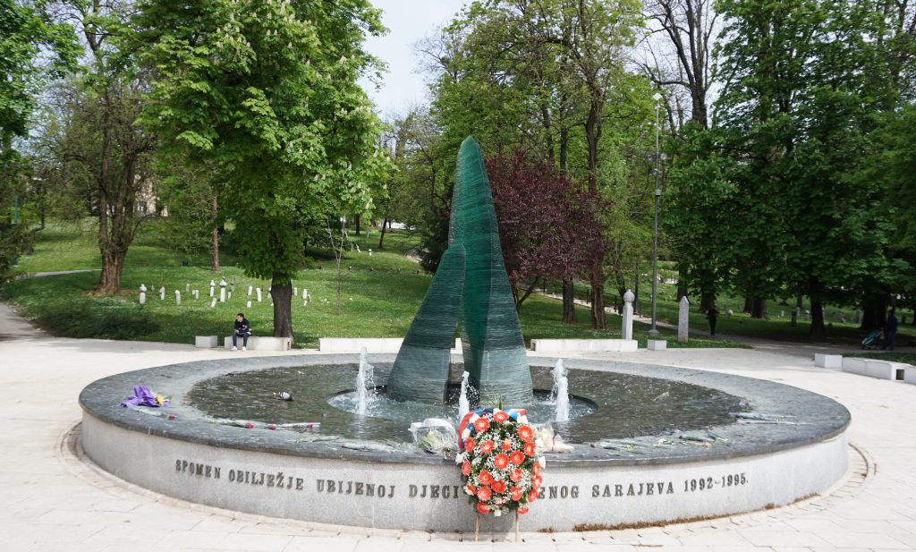 ölen çocuklar anıtı